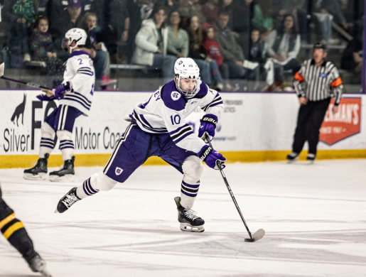 HOLY CROSS MEN'S ICE HOCKEY TO FACE QUINNIPIAC UNIVERSITY AT DCU CENTER